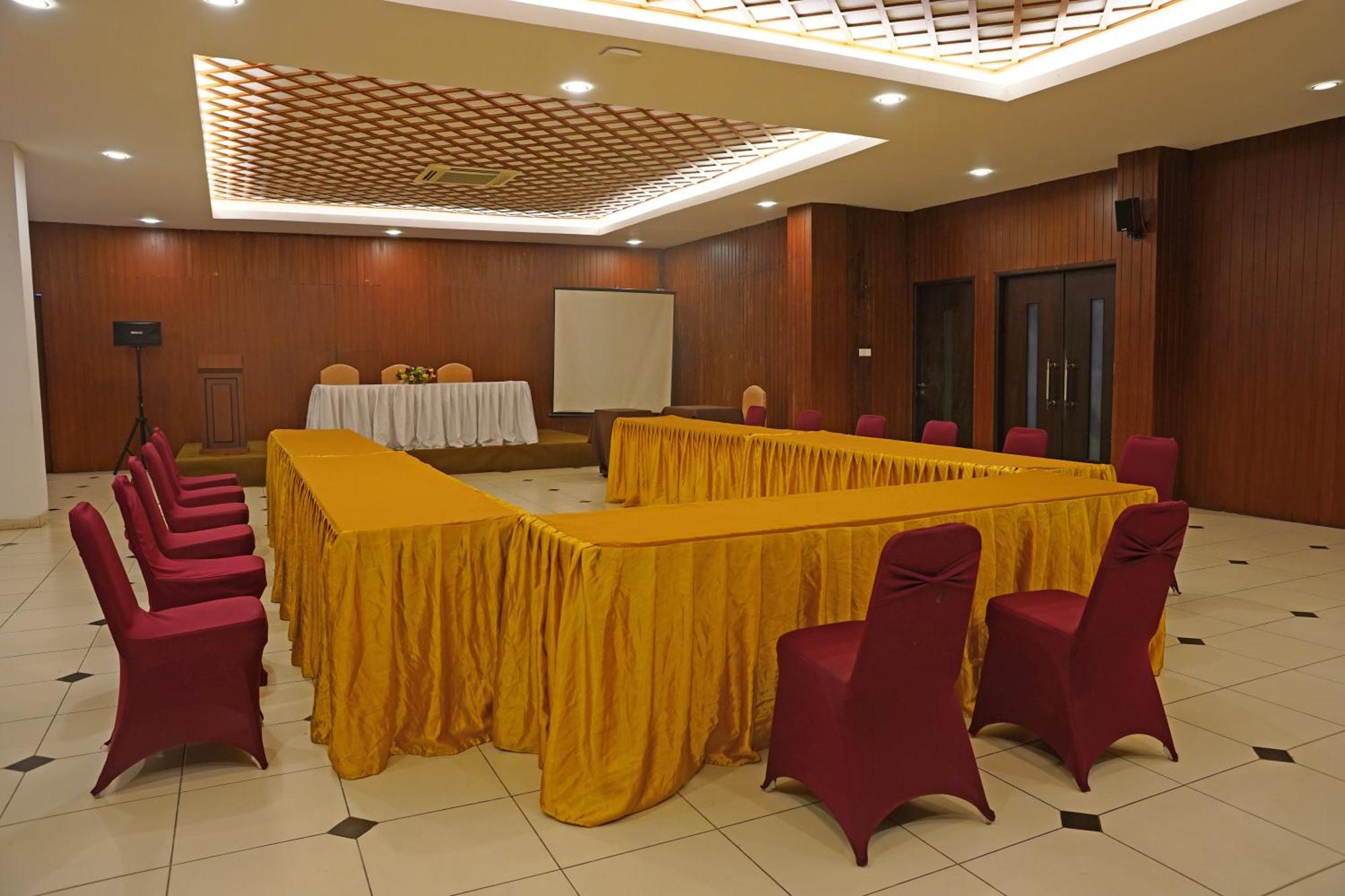 Arinas Hotel Bandar Lampung Kültér fotó